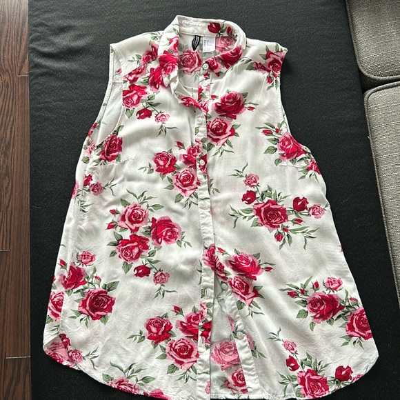Sleeveless Floral Button-Up (H&M, 2) - Picture 1 of 5